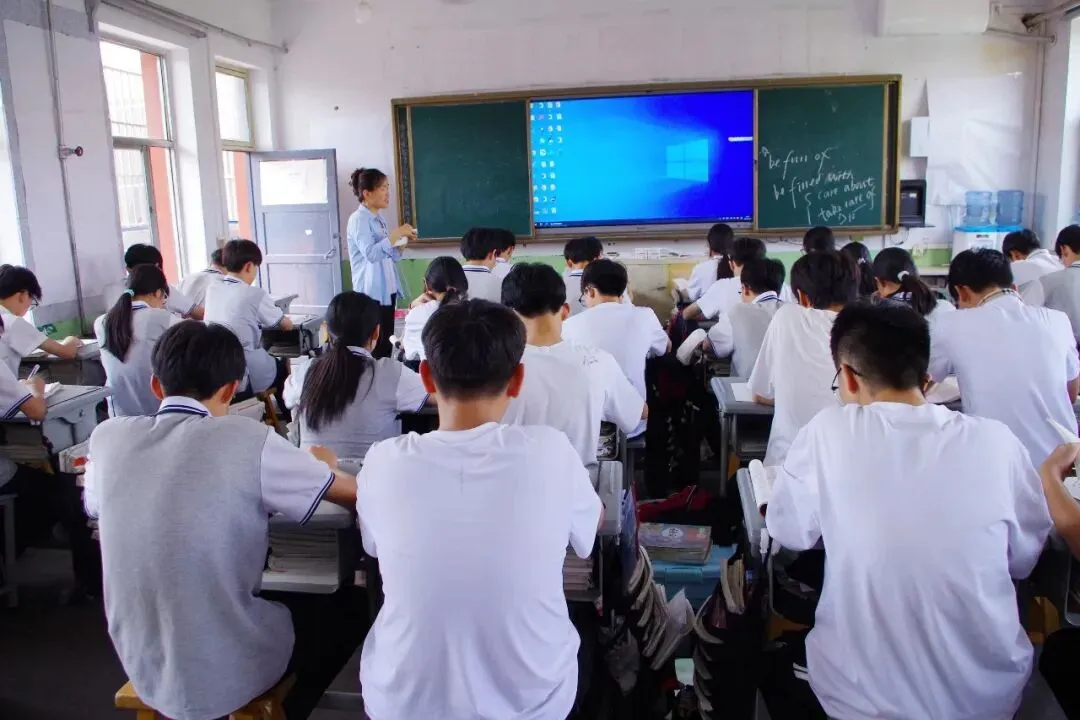 【校园新闻】中考冲刺路 师者伴我行 | 绛县汉德三维学校中考教师护航纪实-第21张图片-四季读书网