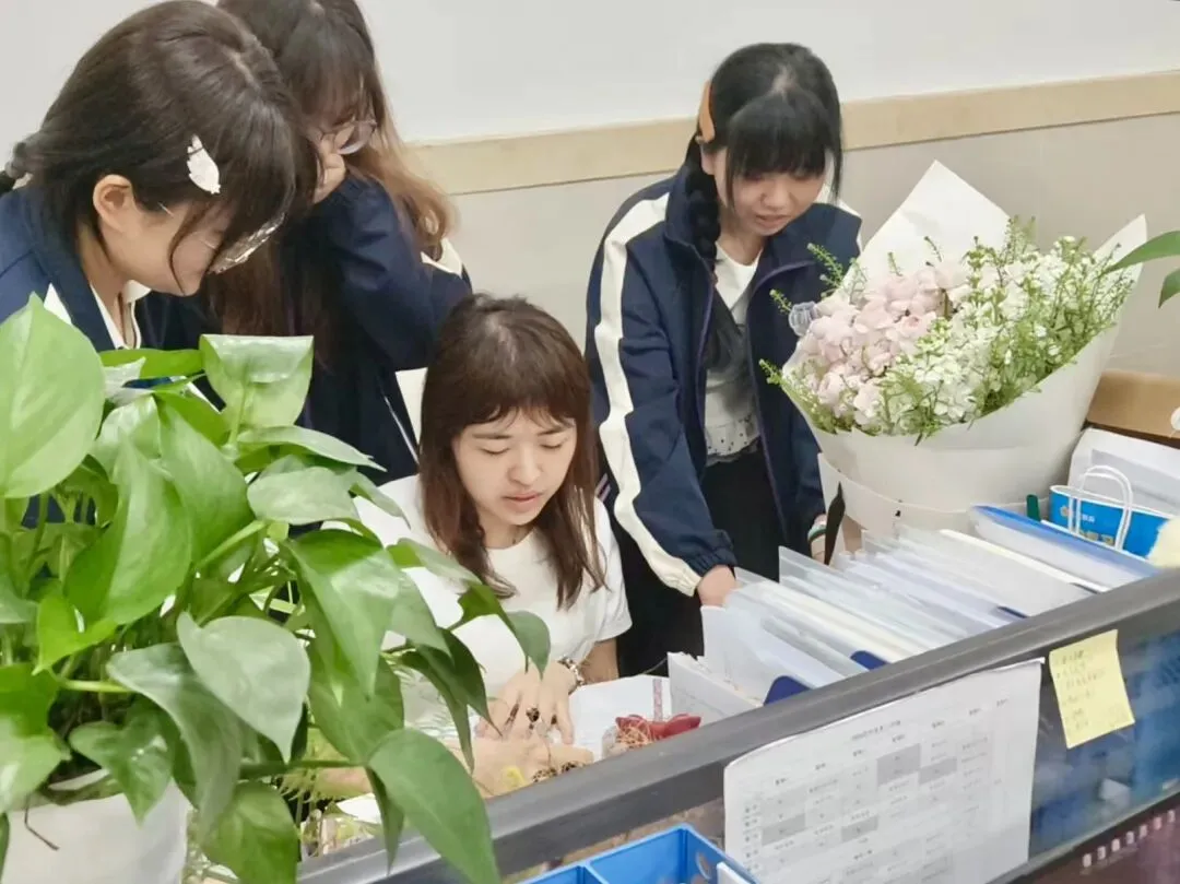 诚邀中考预估650分以上的学生、有专长的艺术热爱者、偏科的黑马,共赴一场“高能青春”-第30张图片-四季读书网 诚邀中考预估650分以上的学生、有专长的艺术热爱者、偏科的黑马,共赴一场“高能青春”-第30张图片-四季读书网