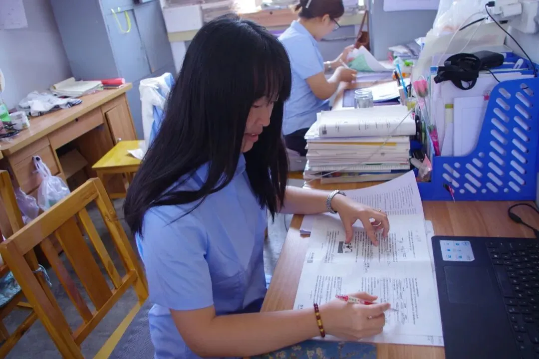 【校园新闻】中考冲刺路 师者伴我行 | 绛县汉德三维学校中考教师护航纪实-第31张图片-四季读书网