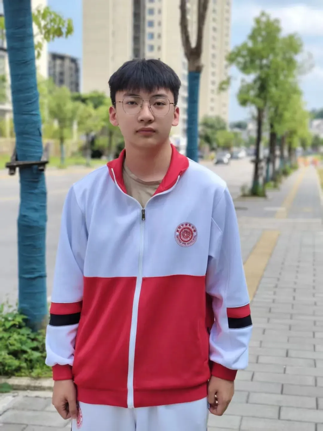 【星辰中考祝福 】学长学姐来助力 · 少年六月载荣光-第36张图片-四季读书网