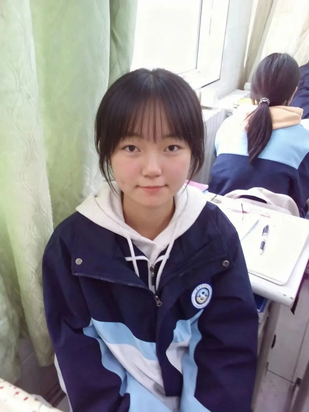 【星辰中考祝福 】学长学姐来助力 · 少年六月载荣光-第50张图片-四季读书网