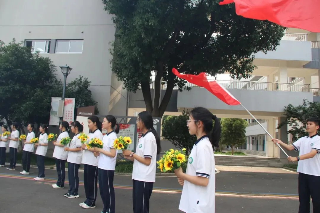 中考加油! | 执少年笔墨,绘青春华章-第24张图片-四季读书网 中考加油! | 执少年笔墨,绘青春华章-第24张图片-四季读书网