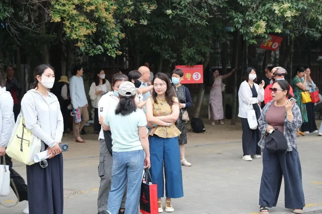 少年加油冲!直击邳州中考首日→-第9张图片-四季读书网 少年加油冲!直击邳州中考首日→-第9张图片-四季读书网