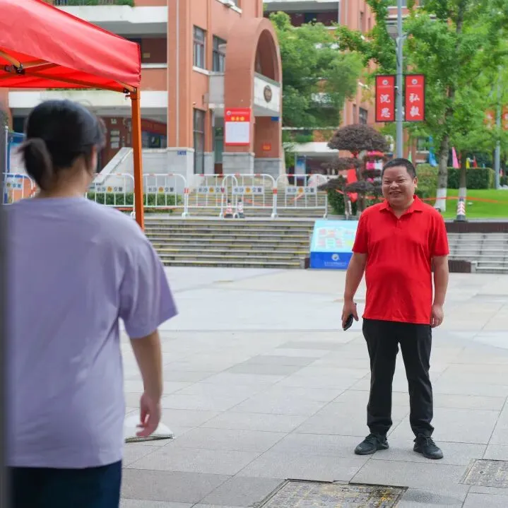 中考首日 | 三年砺剑,乘风逐梦-第8张图片-四季读书网