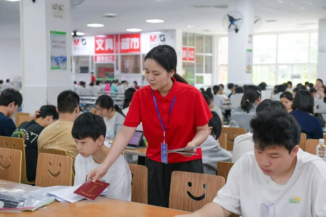 中考首日 | 三年砺剑,乘风逐梦-第17张图片-四季读书网