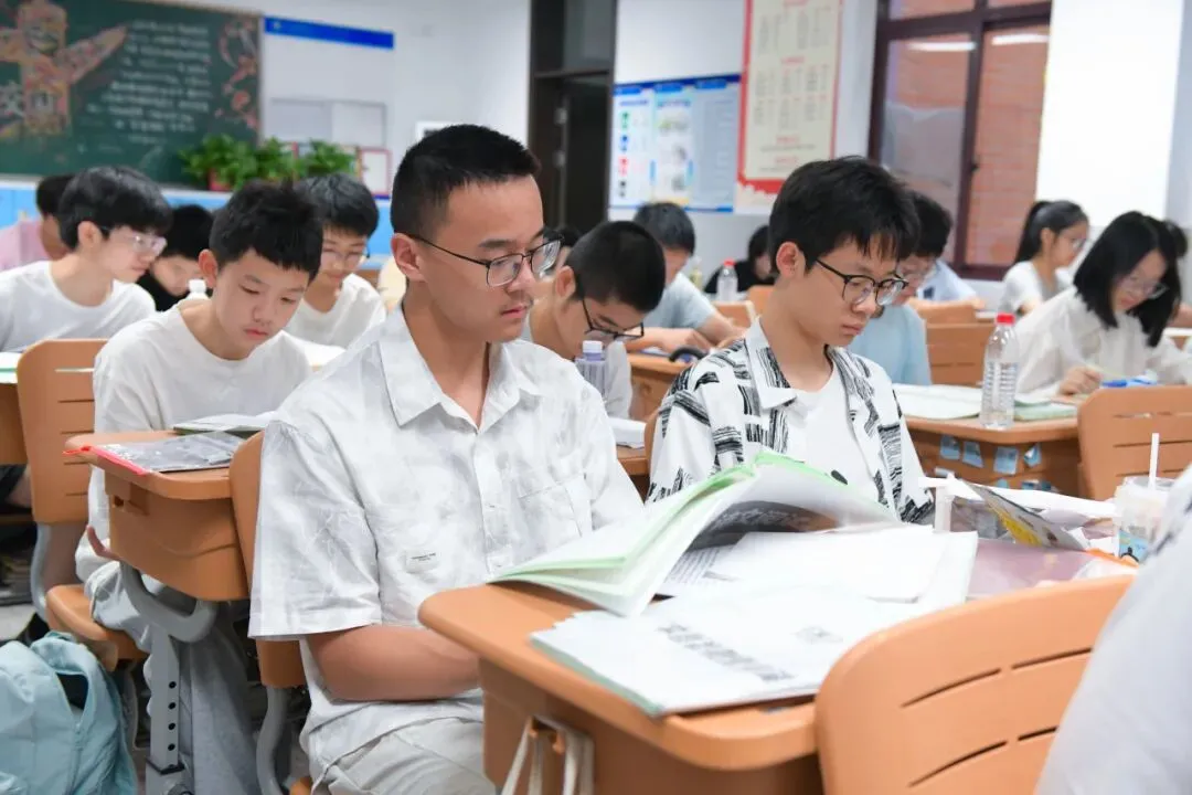中考首日 | 三年砺剑,乘风逐梦-第29张图片-四季读书网