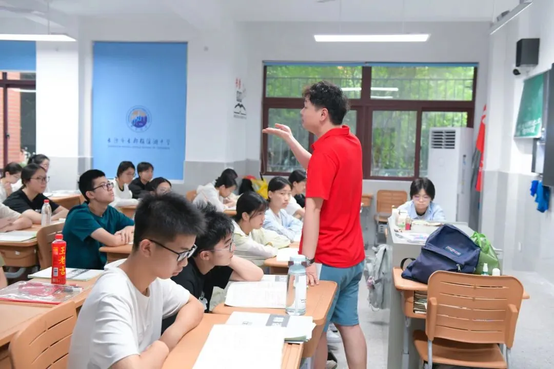 中考首日 | 三年砺剑,乘风逐梦-第31张图片-四季读书网
