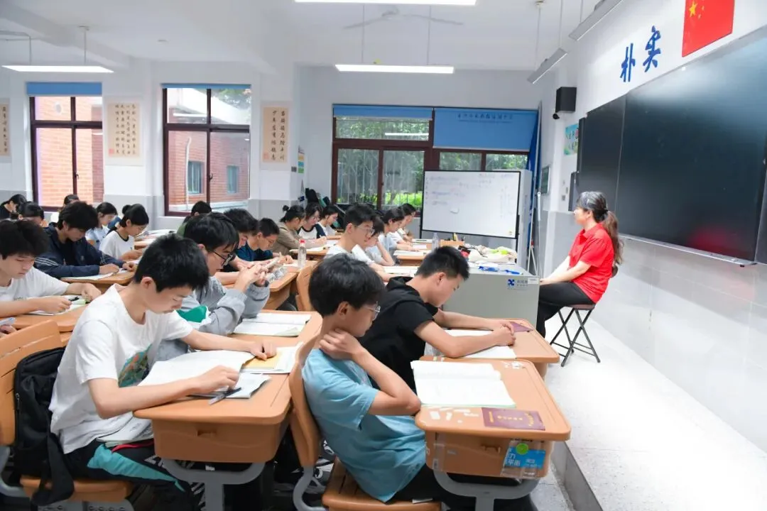 中考首日 | 三年砺剑,乘风逐梦-第32张图片-四季读书网