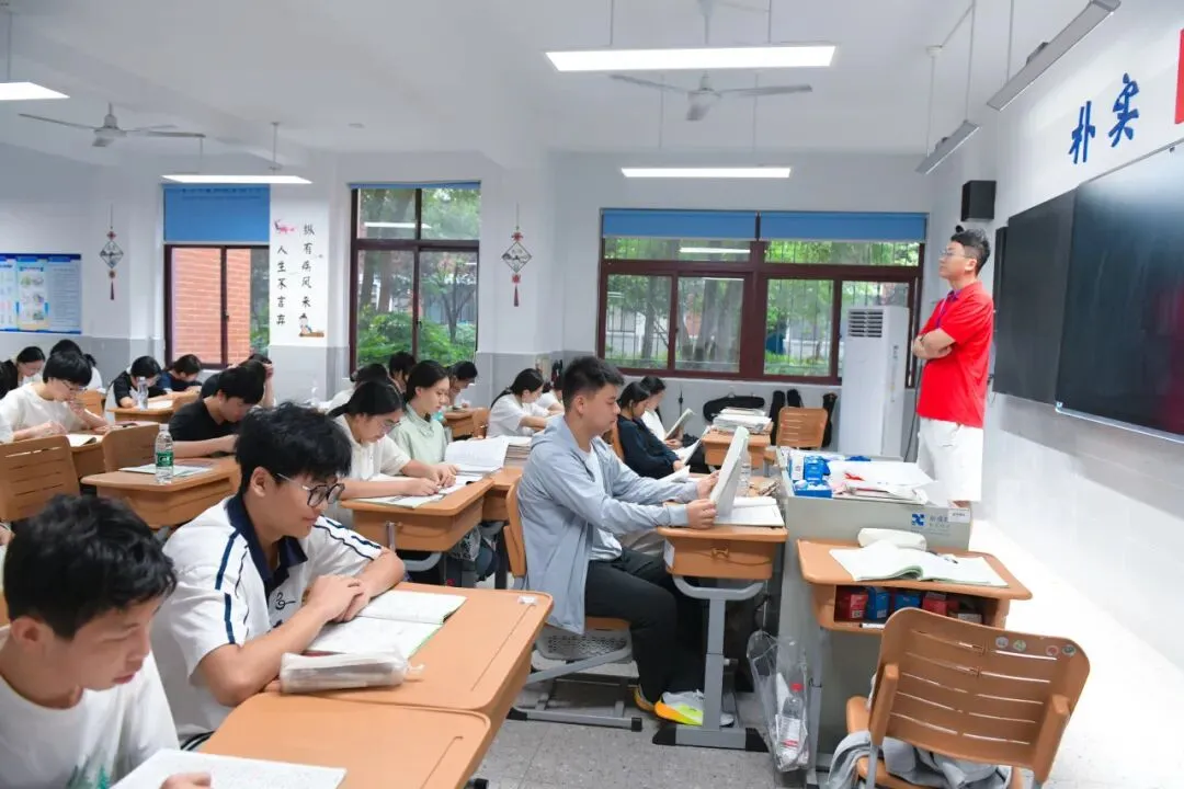 中考首日 | 三年砺剑,乘风逐梦-第38张图片-四季读书网
