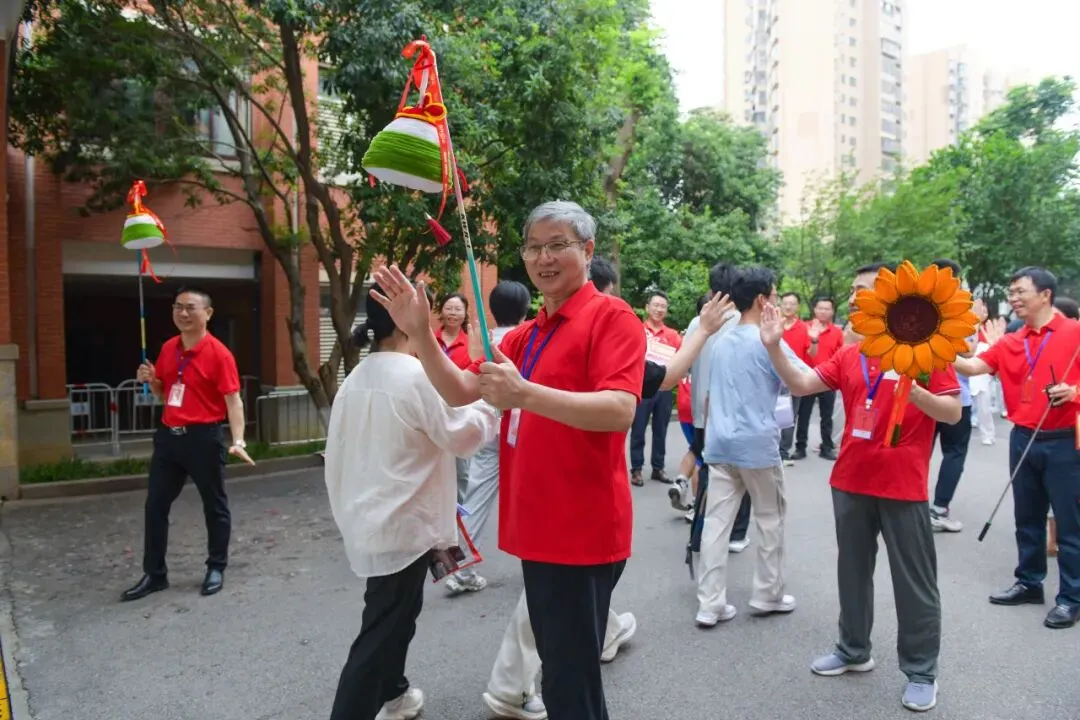 中考首日 | 三年砺剑,乘风逐梦-第41张图片-四季读书网