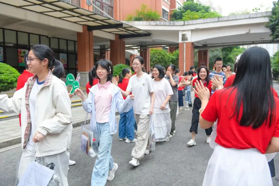 中考首日 | 三年砺剑,乘风逐梦-第53张图片-四季读书网