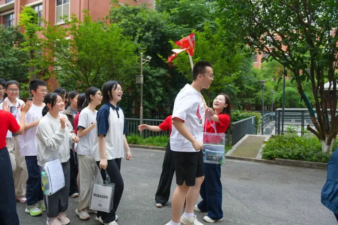 中考首日 | 三年砺剑,乘风逐梦-第56张图片-四季读书网