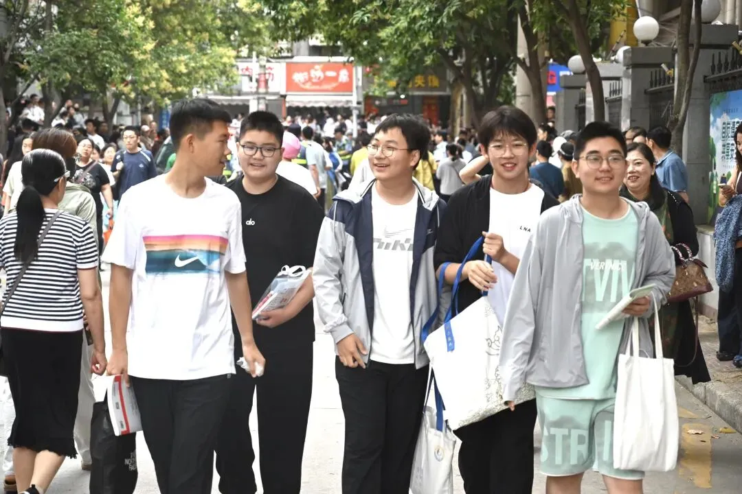 刚刚,2026徐州市中考作文题公布!-第6张图片-四季读书网 刚刚,2026徐州市中考作文题公布!-第6张图片-四季读书网