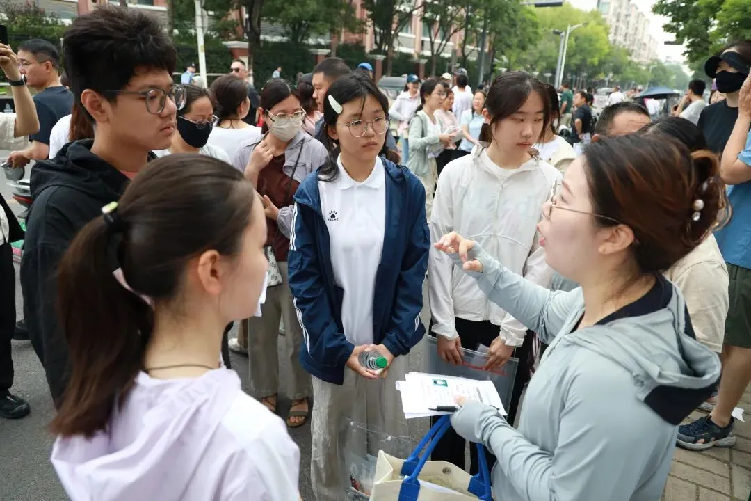 刚刚,2026徐州市中考作文题公布!-第14张图片-四季读书网 刚刚,2026徐州市中考作文题公布!-第14张图片-四季读书网