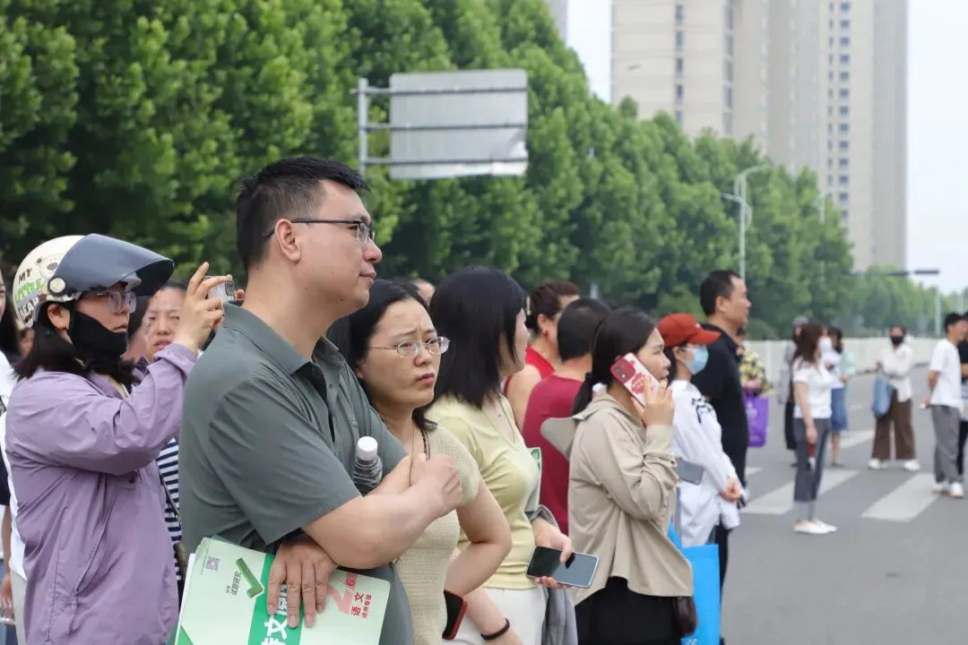 刚刚,2026徐州市中考作文题公布!-第17张图片-四季读书网 刚刚,2026徐州市中考作文题公布!-第17张图片-四季读书网