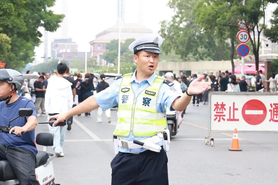 刚刚,2026徐州市中考作文题公布!-第24张图片-四季读书网 刚刚,2026徐州市中考作文题公布!-第24张图片-四季读书网