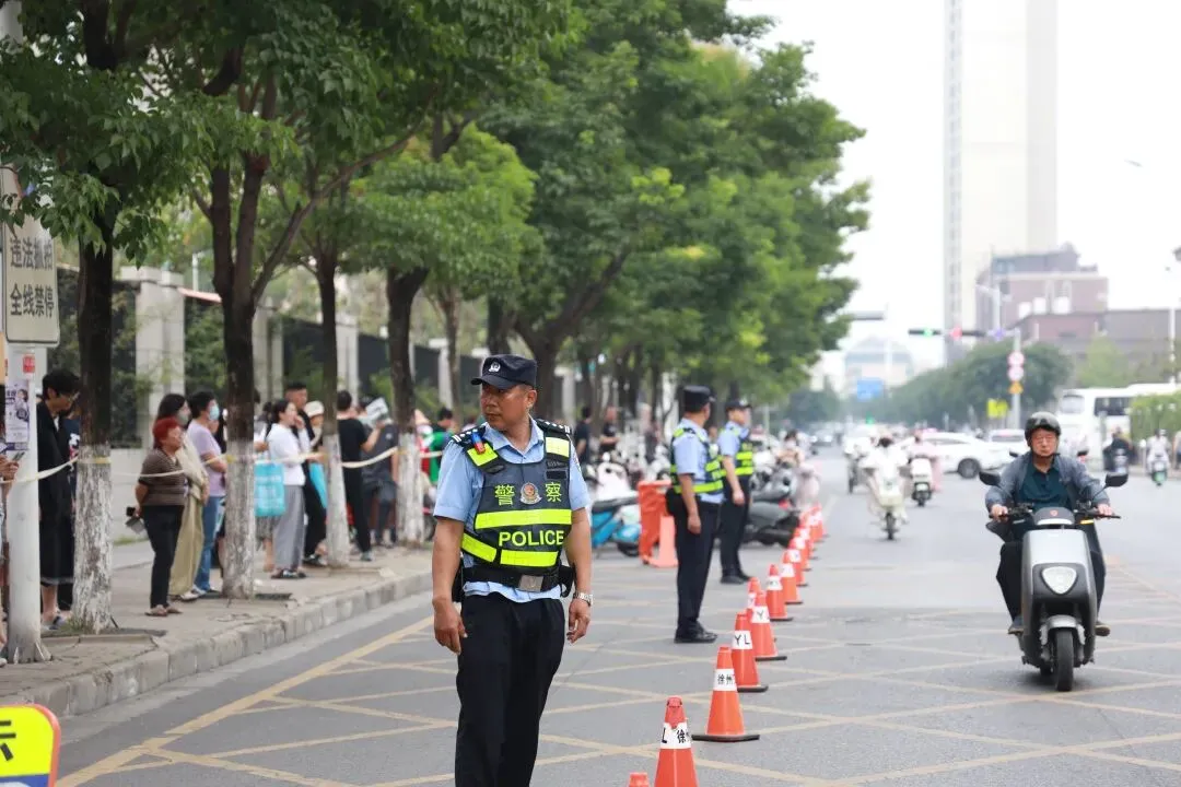 刚刚,2026徐州市中考作文题公布!-第25张图片-四季读书网 刚刚,2026徐州市中考作文题公布!-第25张图片-四季读书网