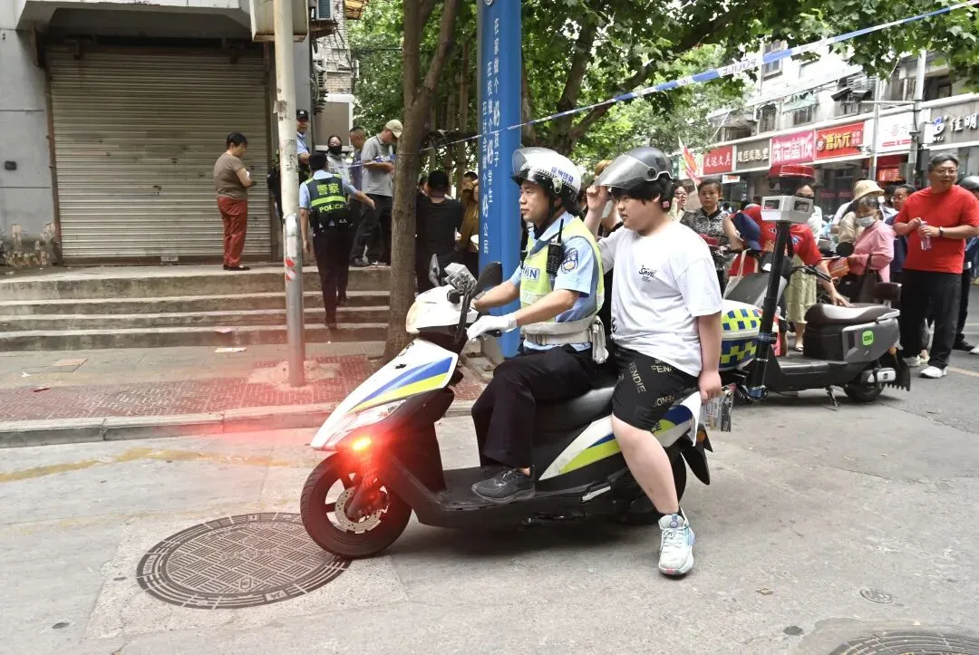 刚刚,2026徐州市中考作文题公布!-第27张图片-四季读书网 刚刚,2026徐州市中考作文题公布!-第27张图片-四季读书网