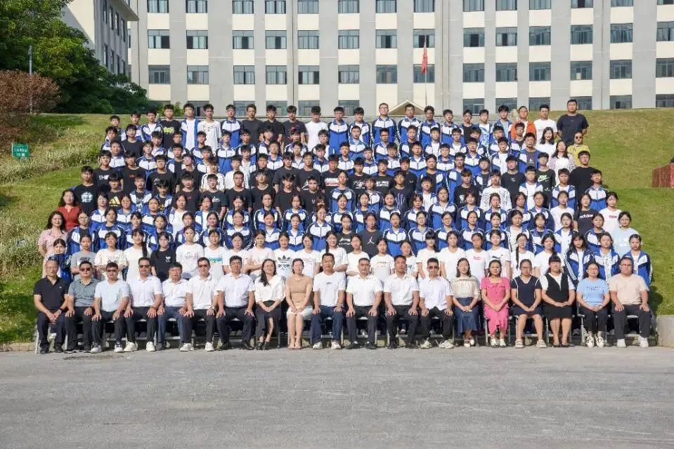富宁县第五中学2026年中考后致家长、学生的一封信-第2张图片-四季读书网