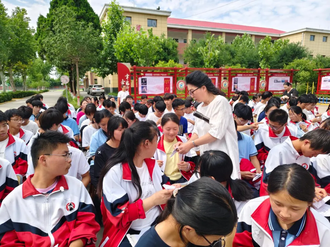为心赋能 赢在中考|共青团陕西省委2026年“青春灯塔”公益巡讲走进大荔县韦林镇初级中学-第6张图片-四季读书网