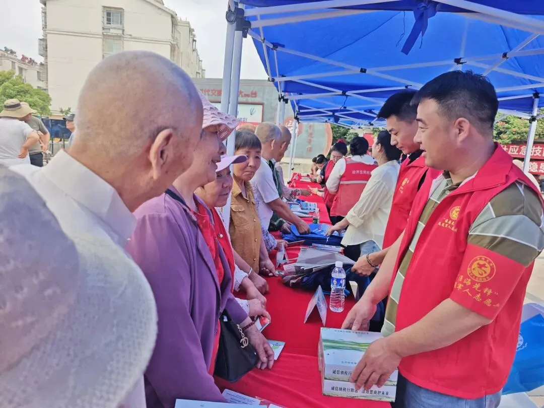 【戎耀江苏 • 淮海先锋】护航中考 安全同行——徐州经开区大黄山街道、云龙区骆驼山街道退役军人志愿服务队在行动-第3张图片-四季读书网 【戎耀江苏 • 淮海先锋】护航中考 安全同行——徐州经开区大黄山街道、云龙区骆驼山街道退役军人志愿服务队在行动-第3张图片-四季读书网