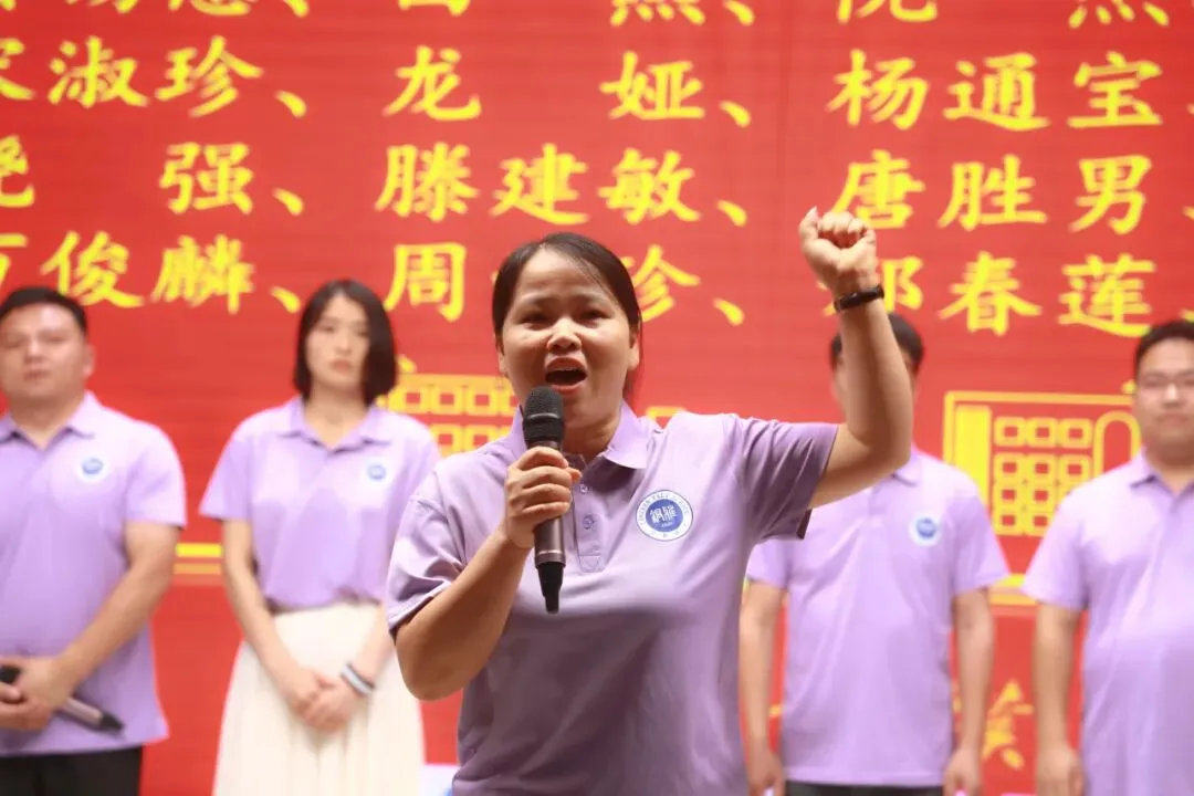以蜕变感铜雅之恩 以成长赴中考之约丨记我校2026届学生中考动员大会-第68张图片-四季读书网 以蜕变感铜雅之恩 以成长赴中考之约丨记我校2026届学生中考动员大会-第68张图片-四季读书网