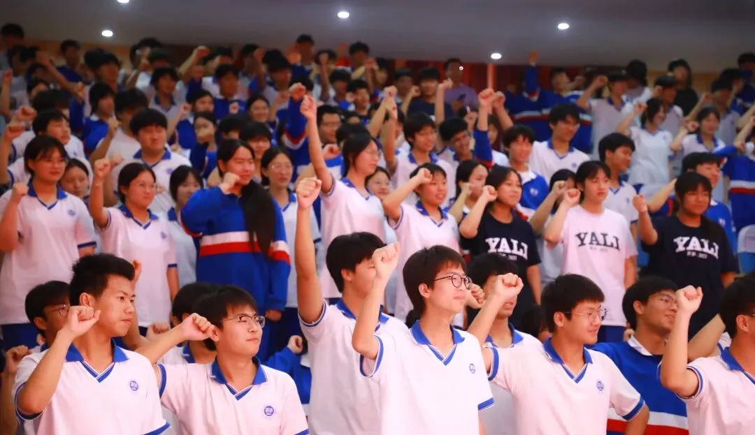 以蜕变感铜雅之恩 以成长赴中考之约丨记我校2026届学生中考动员大会-第86张图片-四季读书网 以蜕变感铜雅之恩 以成长赴中考之约丨记我校2026届学生中考动员大会-第86张图片-四季读书网