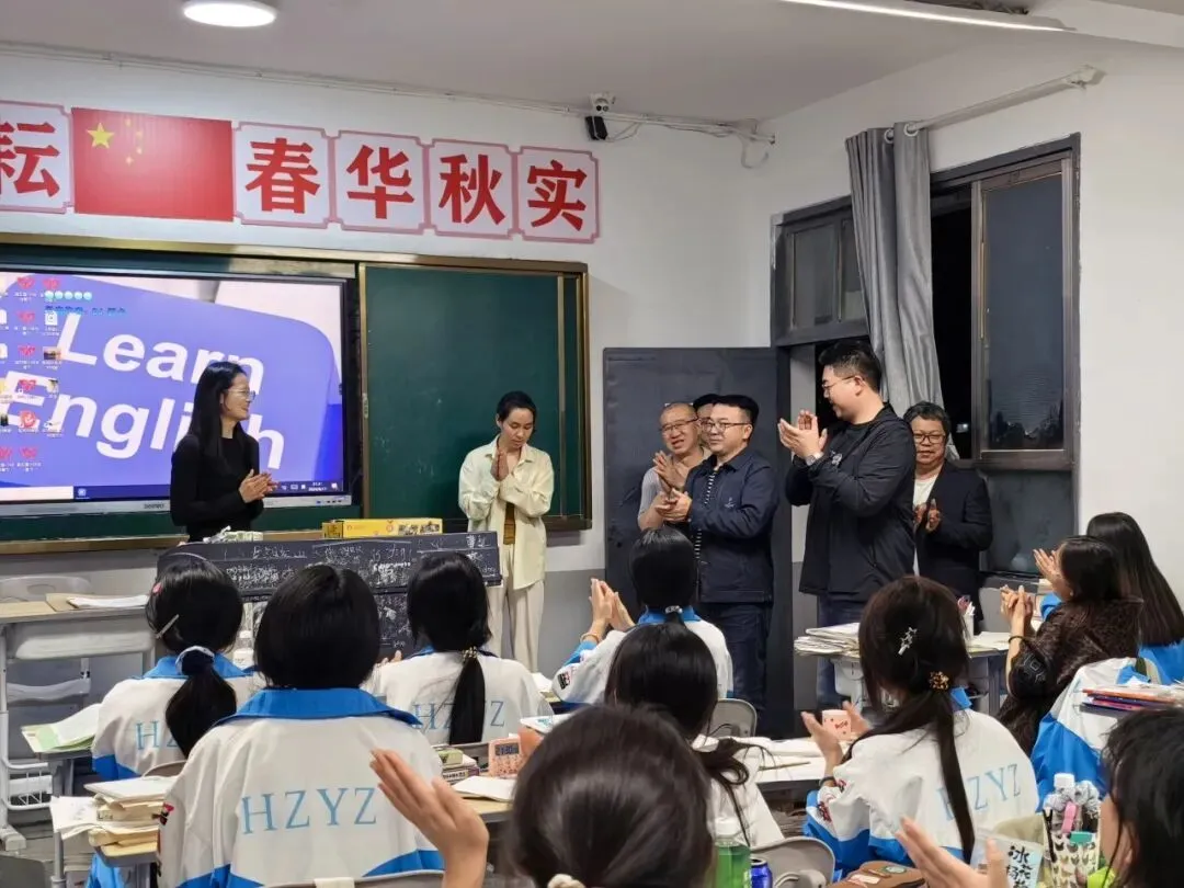 夜色携暖意 逐梦赴中考-第14张图片-四季读书网 夜色携暖意 逐梦赴中考-第14张图片-四季读书网