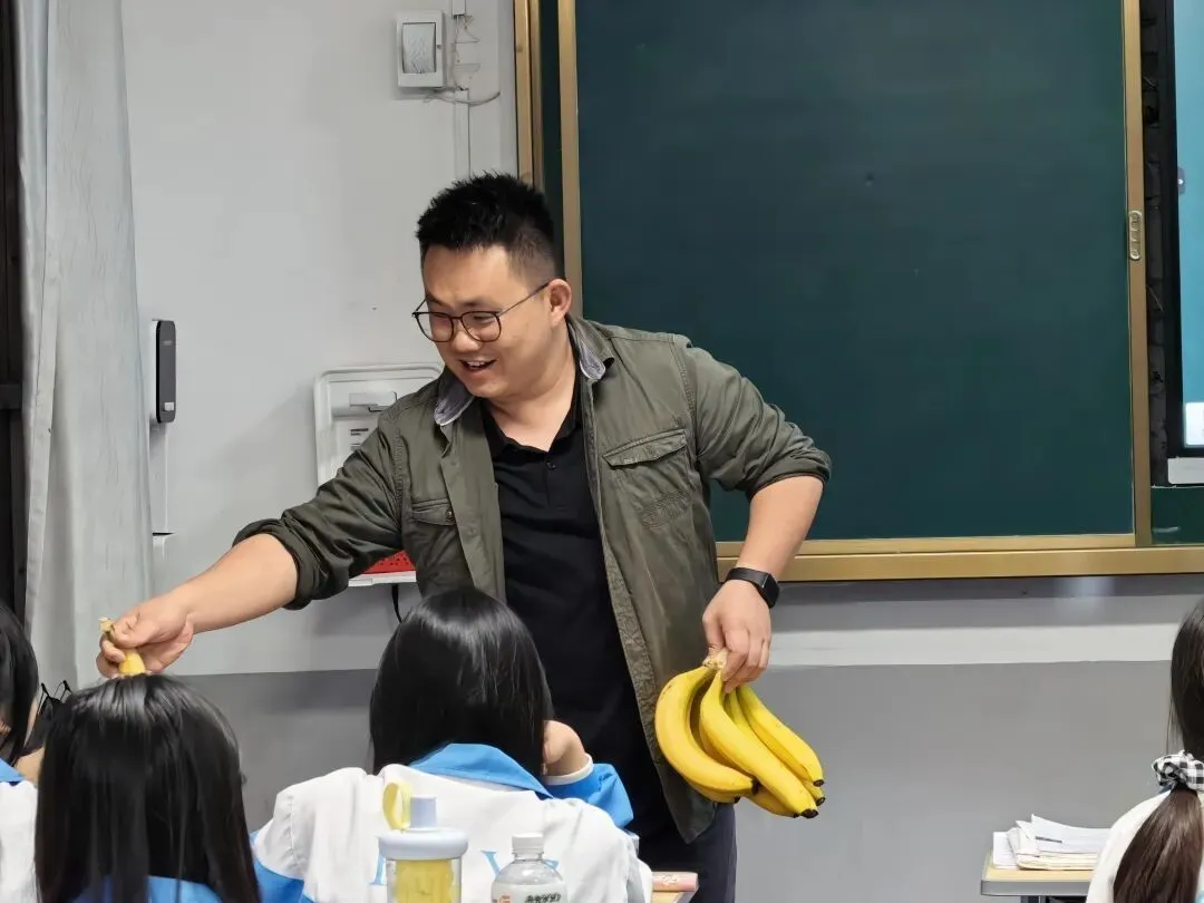 夜色携暖意 逐梦赴中考-第16张图片-四季读书网 夜色携暖意 逐梦赴中考-第16张图片-四季读书网