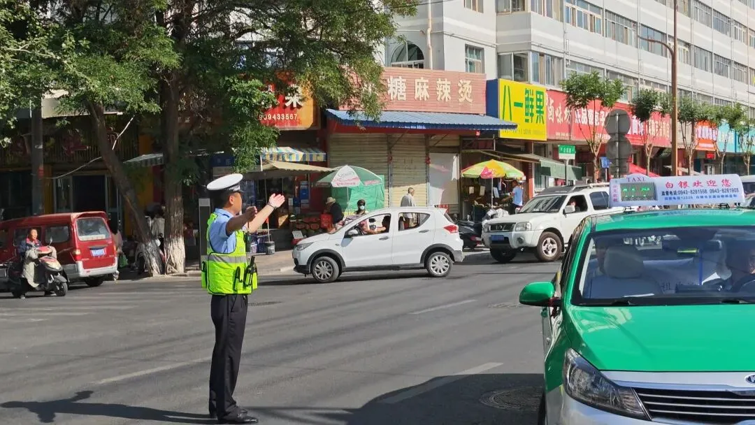 中考结束,“护考团”交出平安答卷-第12张图片-四季读书网 中考结束,“护考团”交出平安答卷-第12张图片-四季读书网