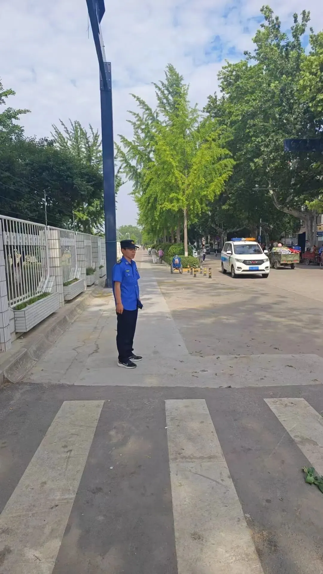 中考遇端午 城管坚守护芳华-第3张图片-四季读书网 中考遇端午 城管坚守护芳华-第3张图片-四季读书网