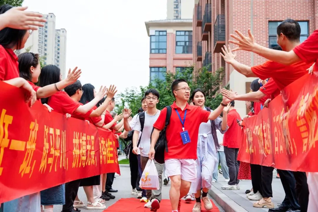 中考首日 | 麓岭少年,高歌出征!-第8张图片-四季读书网