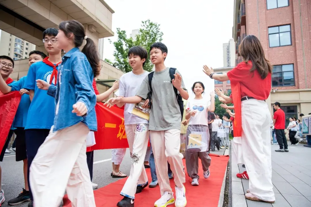 中考首日 | 麓岭少年,高歌出征!-第13张图片-四季读书网
