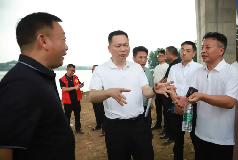 周登高督导调研中考和龙舟活动安全工作-第4张图片-四季读书网
