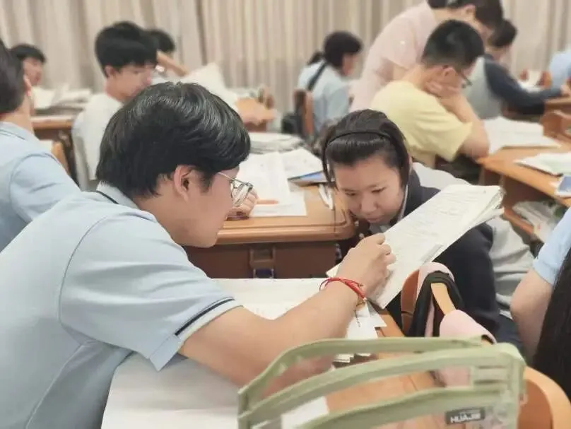 中考第三天,奋斗的青春永不落幕!!!-第17张图片-四季读书网