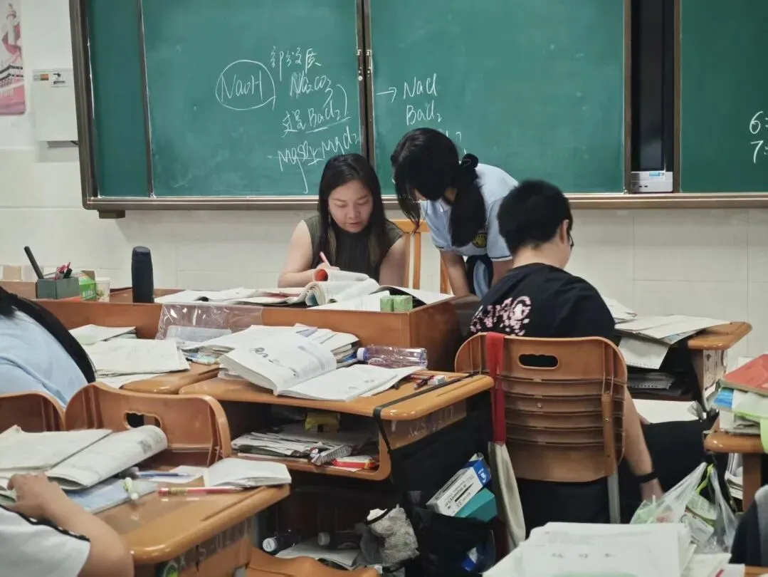 中考第三天,奋斗的青春永不落幕!!!-第34张图片-四季读书网