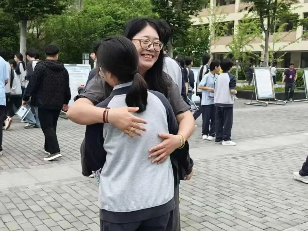 中考第三天,奋斗的青春永不落幕!!!-第46张图片-四季读书网