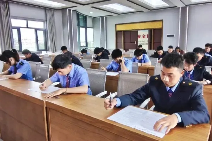 这场“铁中考”谁夺魁?-第4张图片-四季读书网 这场“铁中考”谁夺魁?-第4张图片-四季读书网
