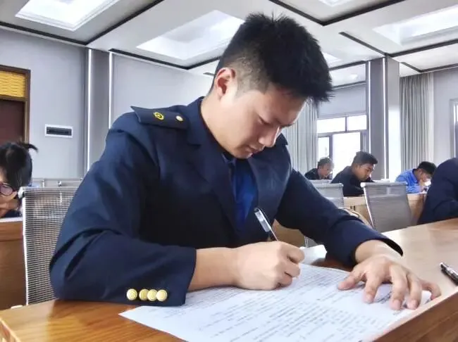这场“铁中考”谁夺魁?-第5张图片-四季读书网 这场“铁中考”谁夺魁?-第5张图片-四季读书网