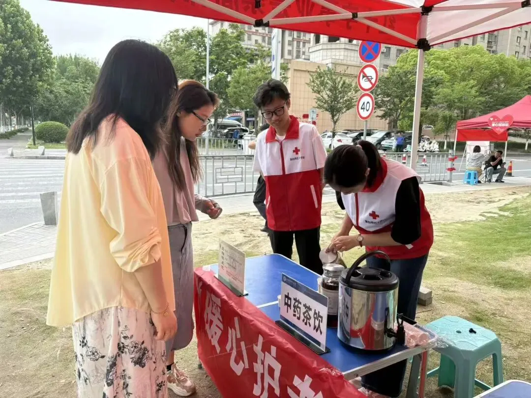 【中考】红十字暖心护考 微光护航少年逐梦-第4张图片-四季读书网 【中考】红十字暖心护考 微光护航少年逐梦-第4张图片-四季读书网