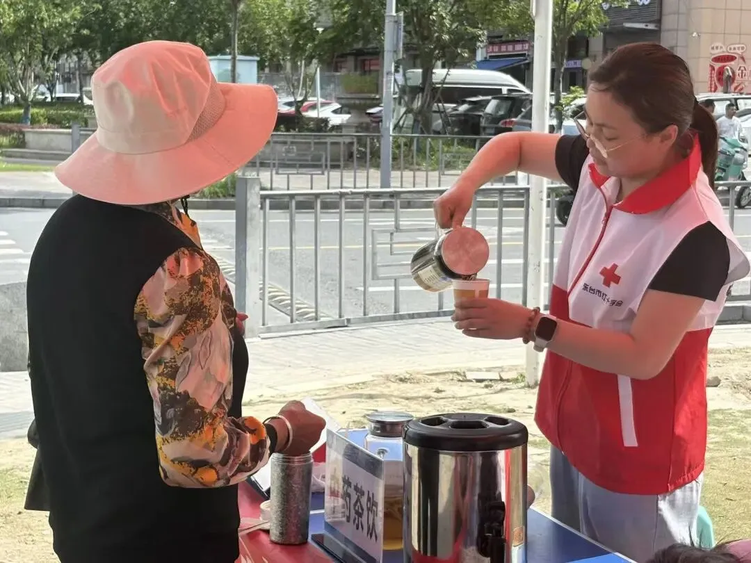 【中考】红十字暖心护考 微光护航少年逐梦-第5张图片-四季读书网 【中考】红十字暖心护考 微光护航少年逐梦-第5张图片-四季读书网