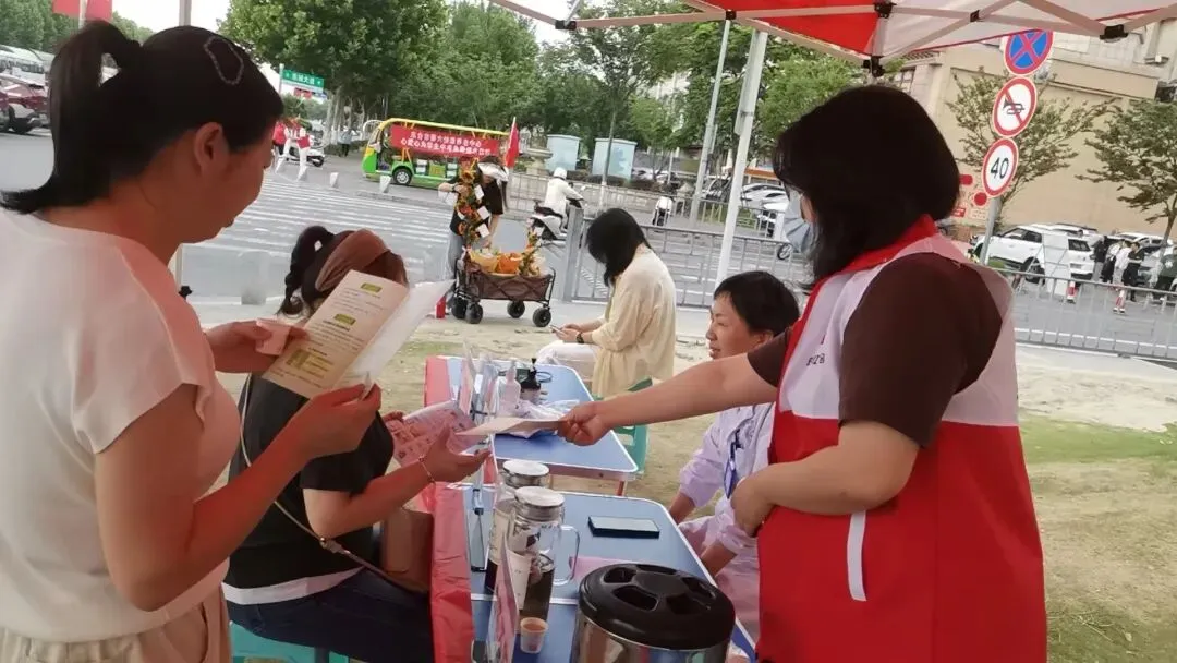 【中考】红十字暖心护考 微光护航少年逐梦-第6张图片-四季读书网 【中考】红十字暖心护考 微光护航少年逐梦-第6张图片-四季读书网