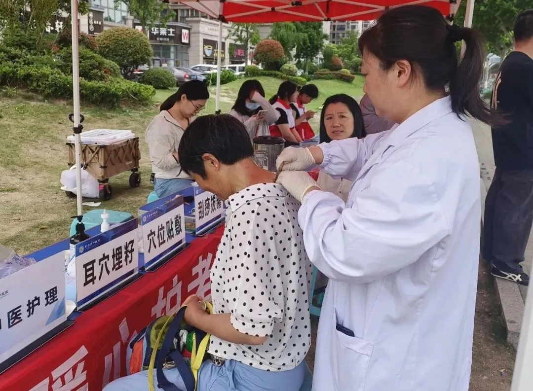 【中考】红十字暖心护考 微光护航少年逐梦-第7张图片-四季读书网 【中考】红十字暖心护考 微光护航少年逐梦-第7张图片-四季读书网