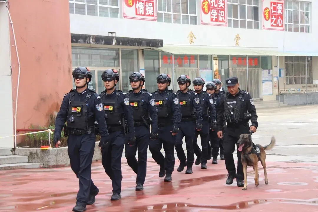 中考落幕,藏蓝守护不散!愿少年不负韶华,奔赴山海-第11张图片-四季读书网 中考落幕,藏蓝守护不散!愿少年不负韶华,奔赴山海-第11张图片-四季读书网