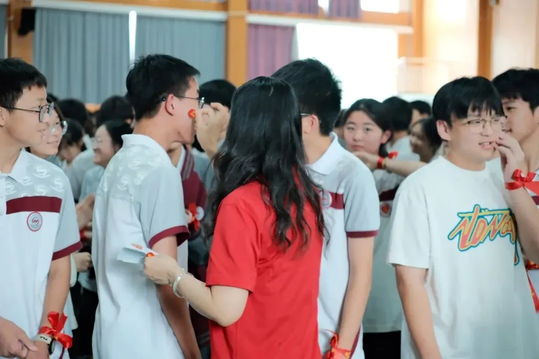 少年策马赴山海 中考亮剑展锋芒 ——海宁市王国维初级中学教育集团2026届出征仪式圆满举行-第23张图片-四季读书网 少年策马赴山海 中考亮剑展锋芒 ——海宁市王国维初级中学教育集团2026届出征仪式圆满举行-第23张图片-四季读书网