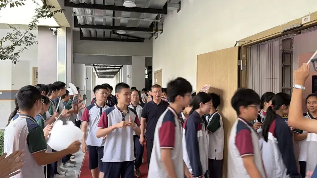 少年策马赴山海 中考亮剑展锋芒 ——海宁市王国维初级中学教育集团2026届出征仪式圆满举行-第48张图片-四季读书网 少年策马赴山海 中考亮剑展锋芒 ——海宁市王国维初级中学教育集团2026届出征仪式圆满举行-第48张图片-四季读书网
