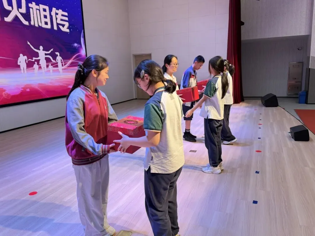 少年策马赴山海 中考亮剑展锋芒 ——海宁市王国维初级中学教育集团2026届出征仪式圆满举行-第56张图片-四季读书网 少年策马赴山海 中考亮剑展锋芒 ——海宁市王国维初级中学教育集团2026届出征仪式圆满举行-第56张图片-四季读书网