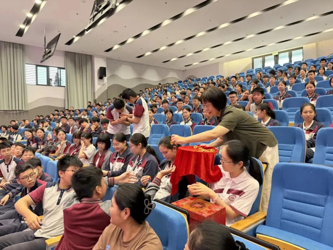 少年策马赴山海 中考亮剑展锋芒 ——海宁市王国维初级中学教育集团2026届出征仪式圆满举行-第63张图片-四季读书网 少年策马赴山海 中考亮剑展锋芒 ——海宁市王国维初级中学教育集团2026届出征仪式圆满举行-第63张图片-四季读书网