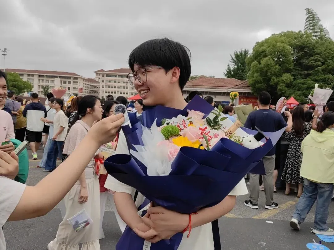 中考落幕!奔赴等候你的万千温柔!-第13张图片-四季读书网