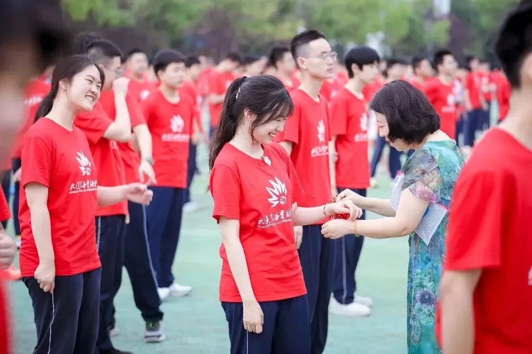 为初三学子中考加油-第4张图片-四季读书网